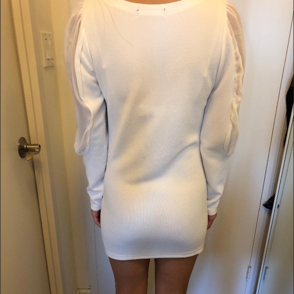 White dress - Picture 3 of 3